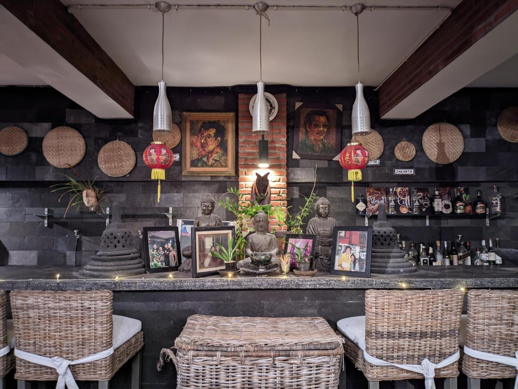Astuti Gallery Homestay Jogjakarta Buitenkant foto