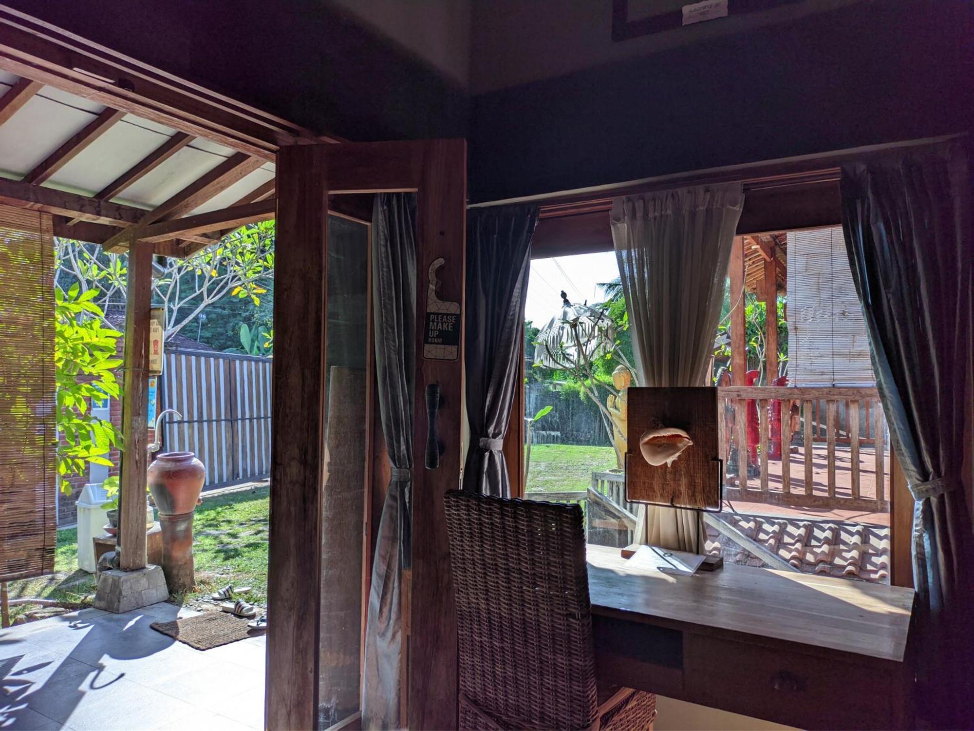 Astuti Gallery Homestay Jogjakarta Buitenkant foto