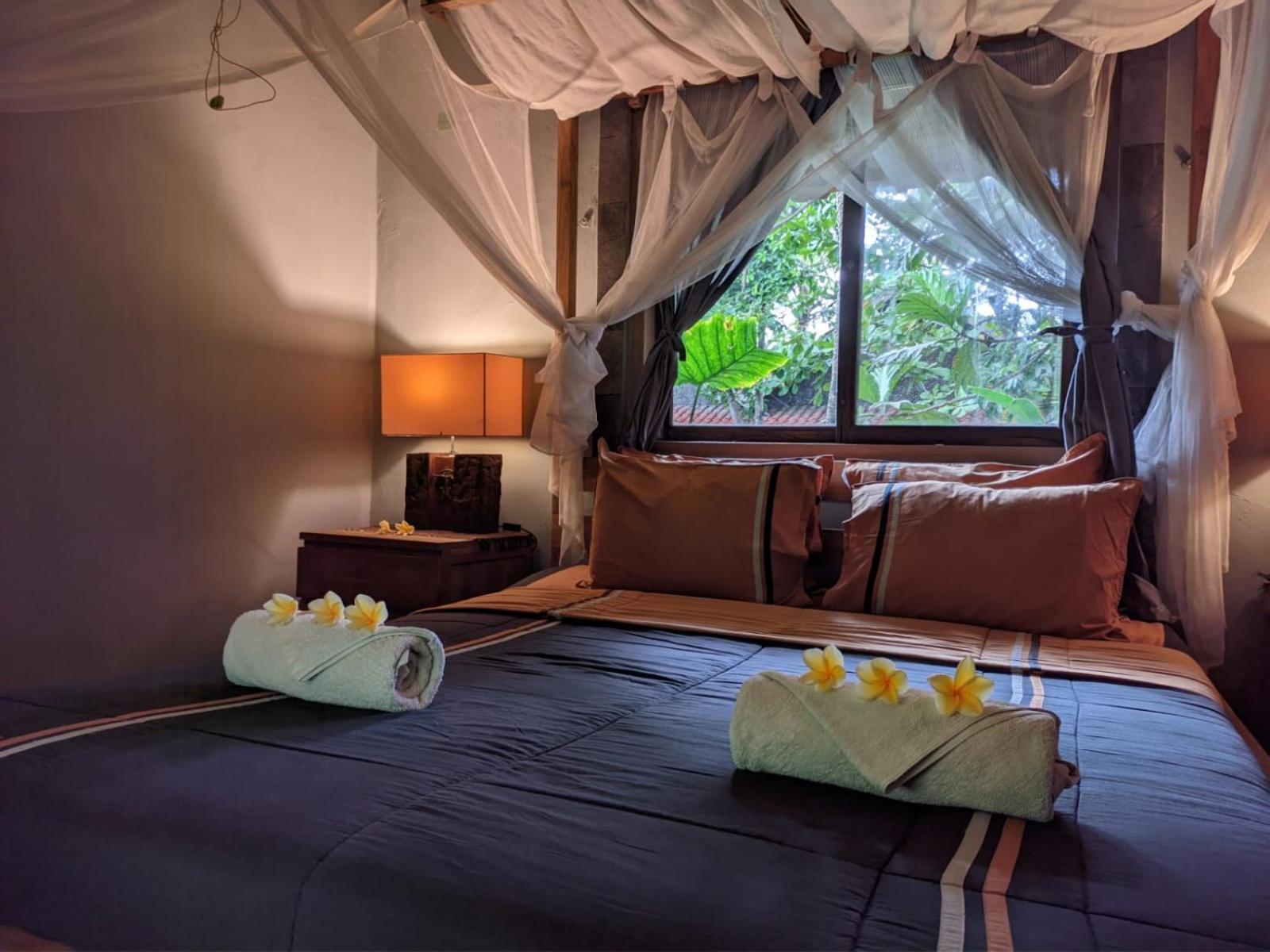 Astuti Gallery Homestay Jogjakarta Buitenkant foto