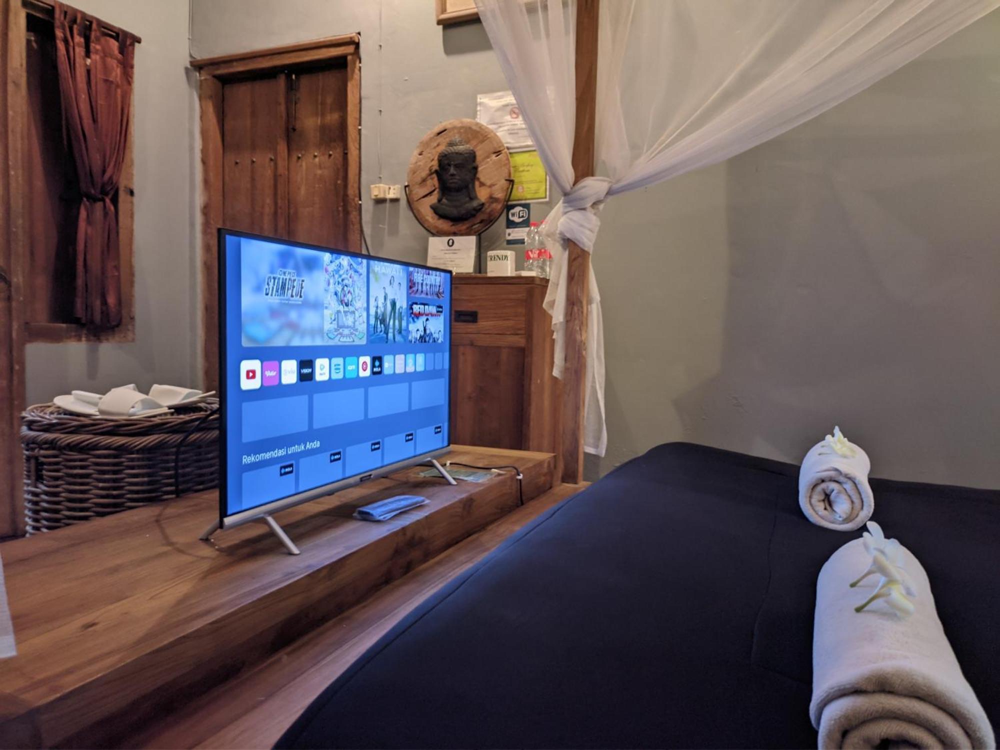 Astuti Gallery Homestay Jogjakarta Buitenkant foto