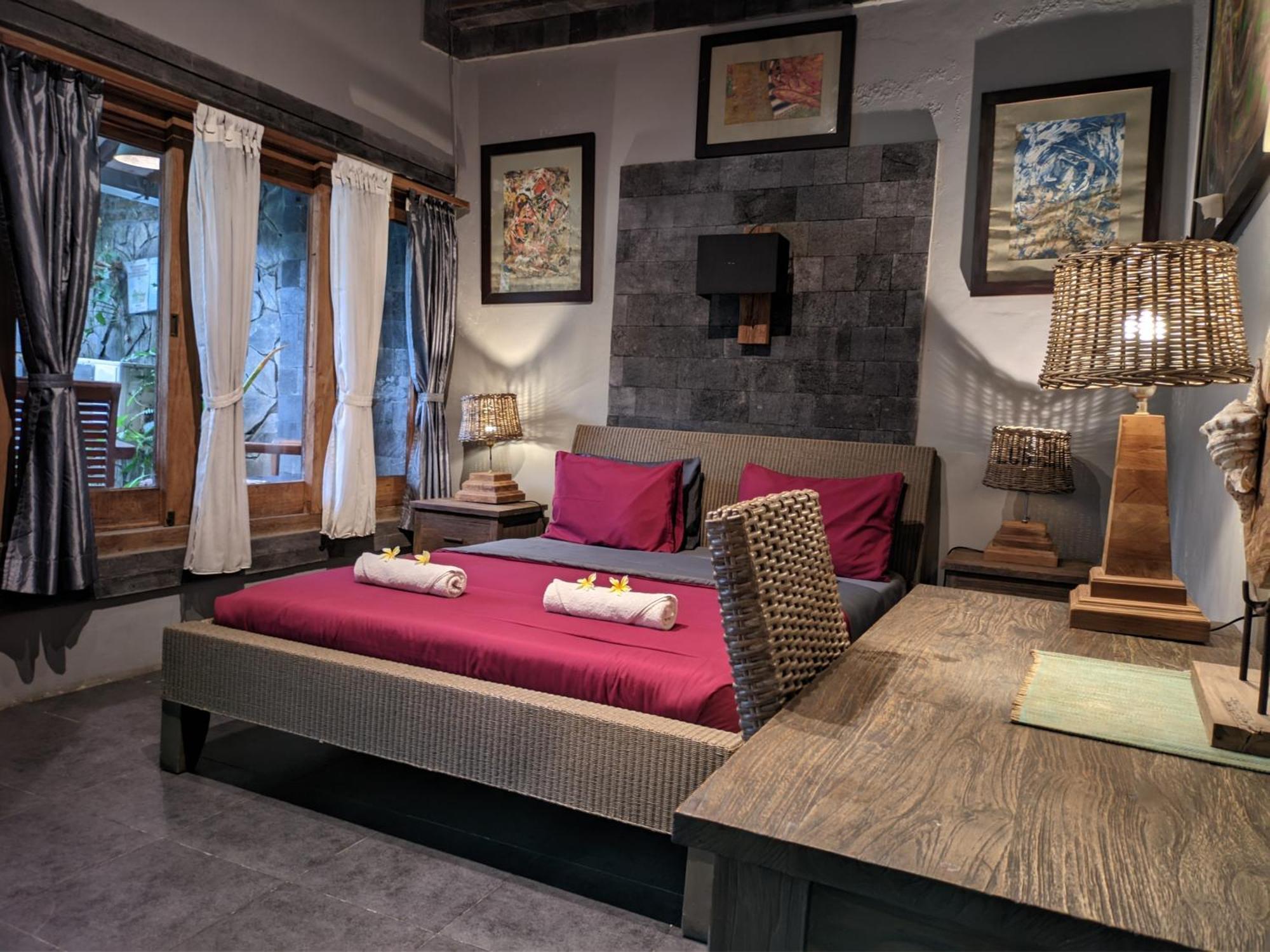 Astuti Gallery Homestay Jogjakarta Buitenkant foto