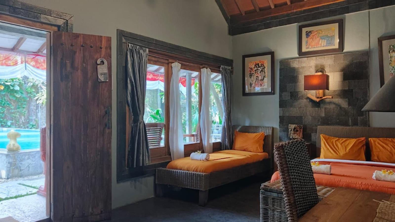 Astuti Gallery Homestay Jogjakarta Buitenkant foto